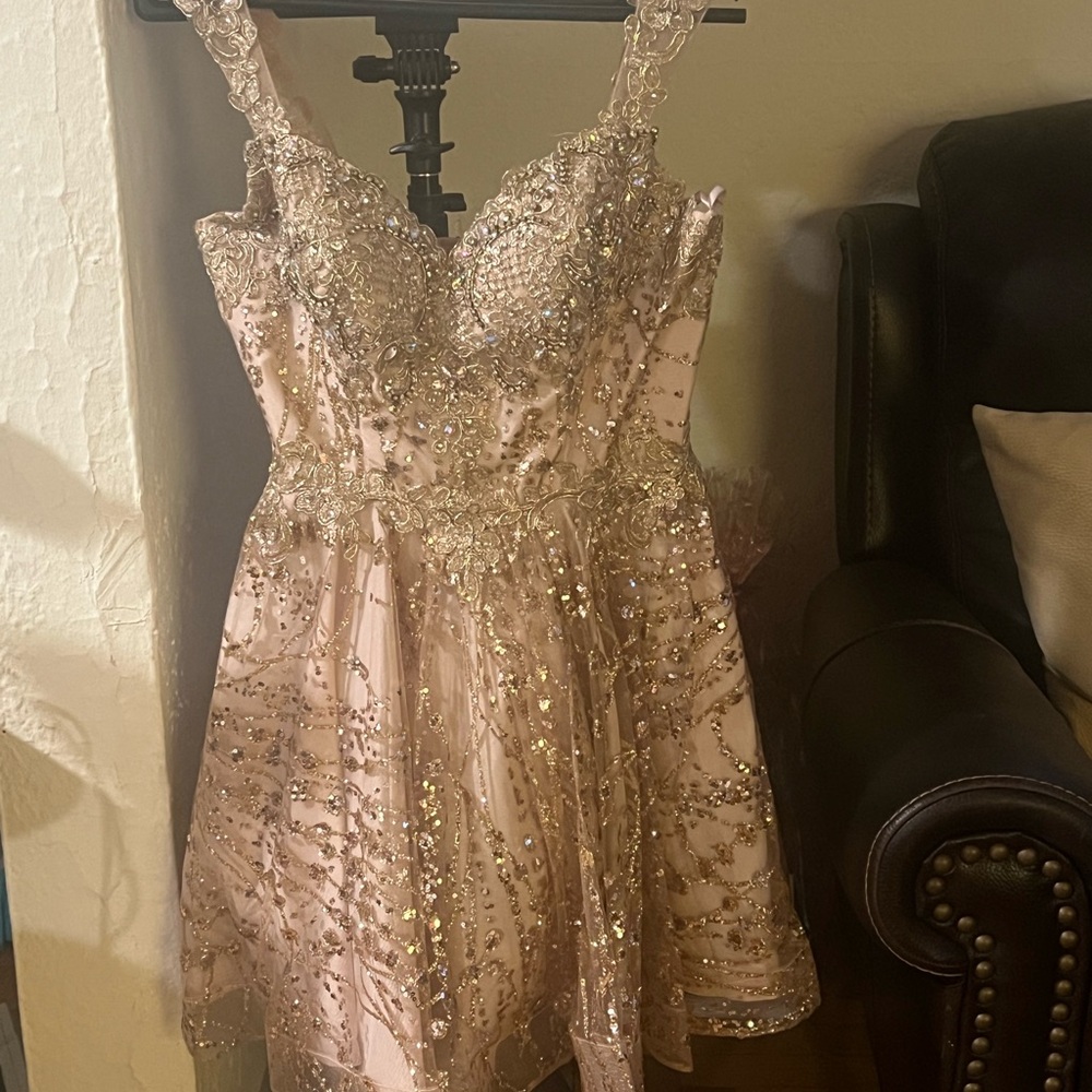 Beautiful dress size 8 short for party sweet sixteen never used brand new
